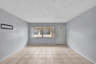 5316 NW 24th Ct in Lauderhill, FL - Building Photo - Building Photo