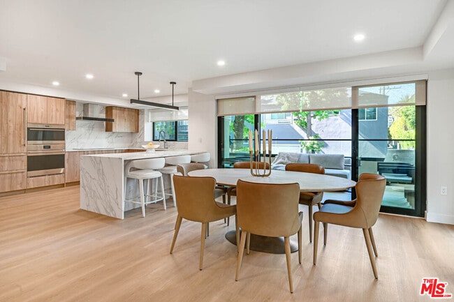 property at 350 N Palm Dr