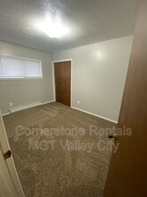 817 3rd St SW in Valley City, ND - Building Photo - Building Photo