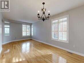 28 Laurentide Crescent in Brampton, ON - Building Photo - Building Photo