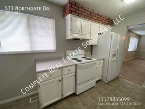 573 Northgate Dr in Greenwood, IN - Building Photo - Building Photo