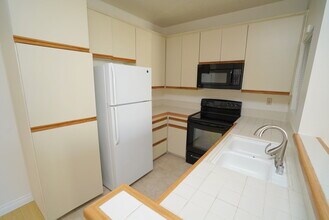 27614 Susan Beth Way in Santa Clarita, CA - Building Photo - Building Photo