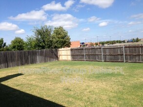 8217 MacGregor Dr in Arlington, TX - Building Photo - Building Photo
