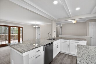 8512 Rose Marie Dr in Fort Washington, MD - Building Photo - Building Photo