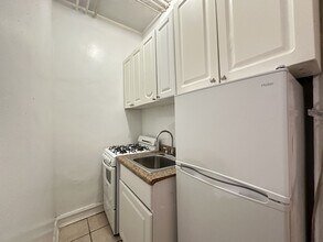 2832 N Burling St, Unit 40 in Chicago, IL - Foto de edificio - Building Photo