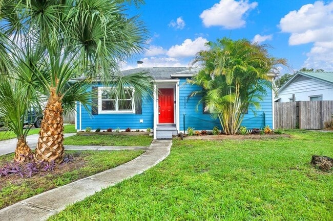 property at 5006 N Suwanee Ave
