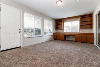 5718 Dalton Ct in New Port Richey, FL - Building Photo - Building Photo