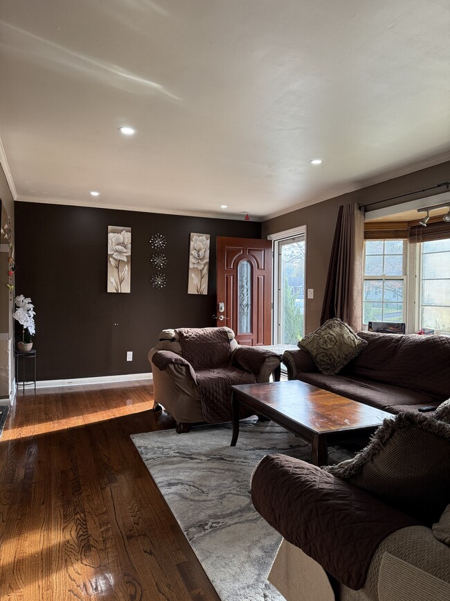 101 Morril Dr in South Plainfield, NJ - Building Photo - Building Photo