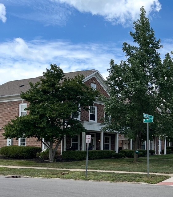 627 Walnut St, Unit B in Anderson, IN - Building Photo