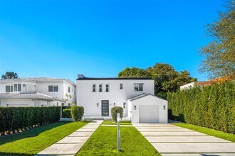 3166 Royal Palm Ave in Miami Beach, FL - Building Photo - Building Photo