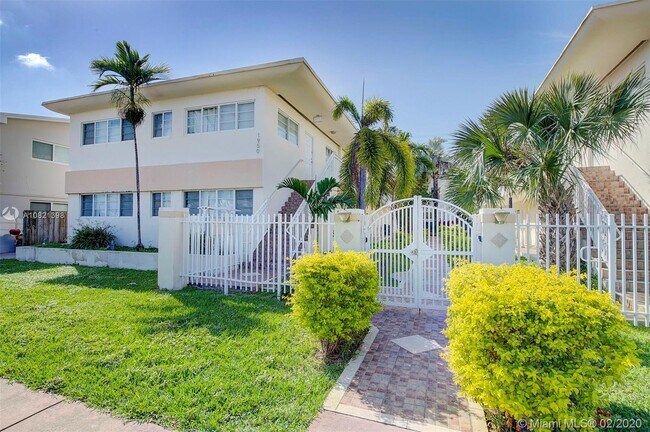 1950 Biarritz Dr-Unit -6 in Miami, FL - Building Photo - Building Photo