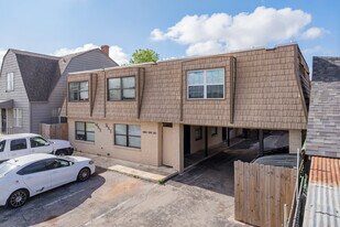 The Apartments at Melrose Place in Oklahoma City, OK - Building Photo