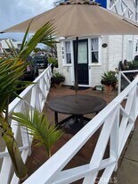 214 Topaz Ave in Newport Beach, CA - Building Photo