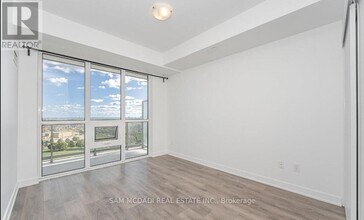 4633 Glen Erin Dr in Mississauga, ON - Building Photo - Building Photo