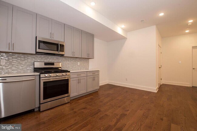 1956 N 8th St in Philadelphia, PA - Building Photo - Building Photo