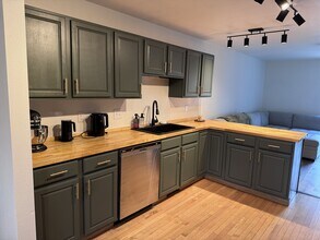 705 Green Tree Dr in Belgrade, MT - Building Photo - Building Photo