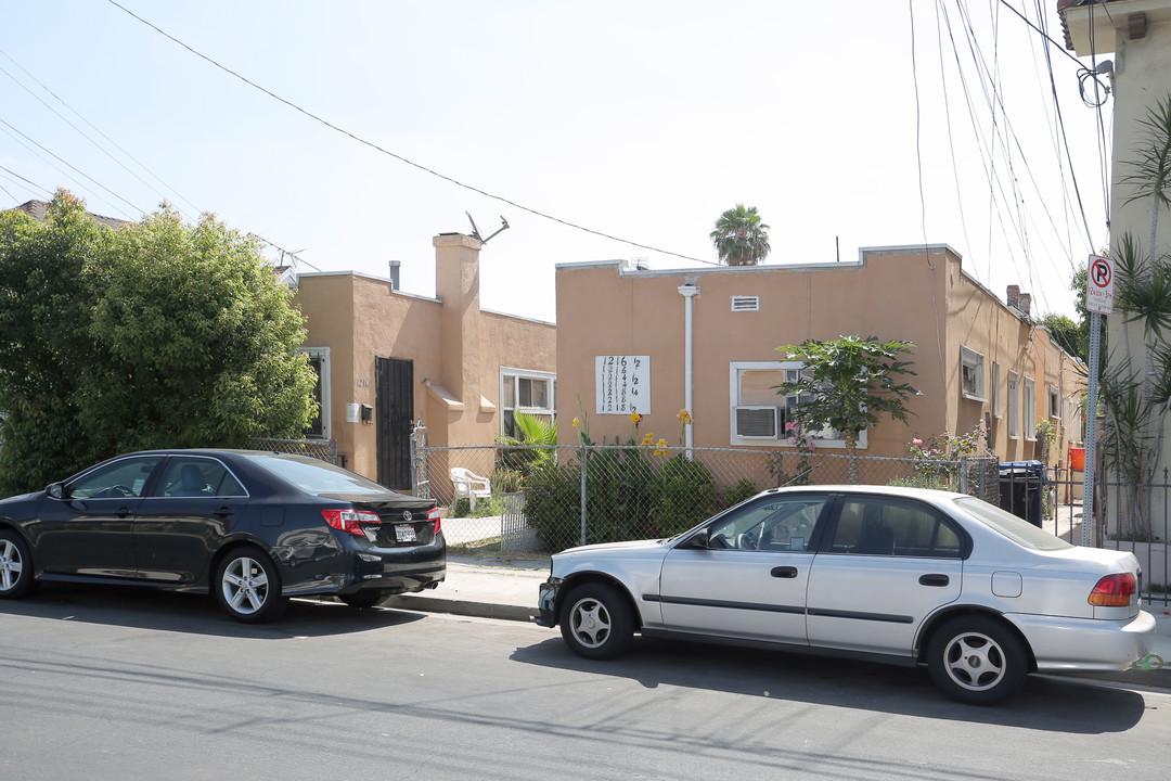 1214 S Mariposa Ave in Los Angeles, CA - Building Photo