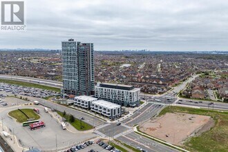 10-210 Lagerfeld Dr in Brampton, ON - Building Photo - Building Photo