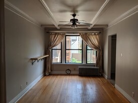 925 E 61st St, Unit 1 in Chicago, IL - Building Photo