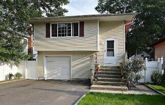 40 4th St in Ronkonkoma, NY - Building Photo