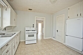 403 SW E St in Bentonville, AR - Building Photo - Building Photo