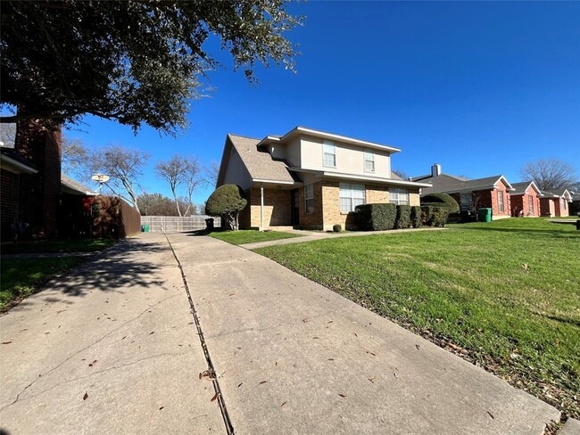 524 Strata Dr in Denton, TX - Foto de edificio - Building Photo