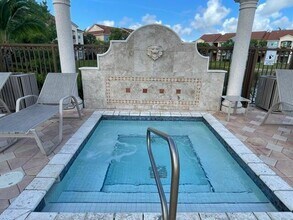 402 Villa Cir in Boynton Beach, FL - Building Photo - Building Photo