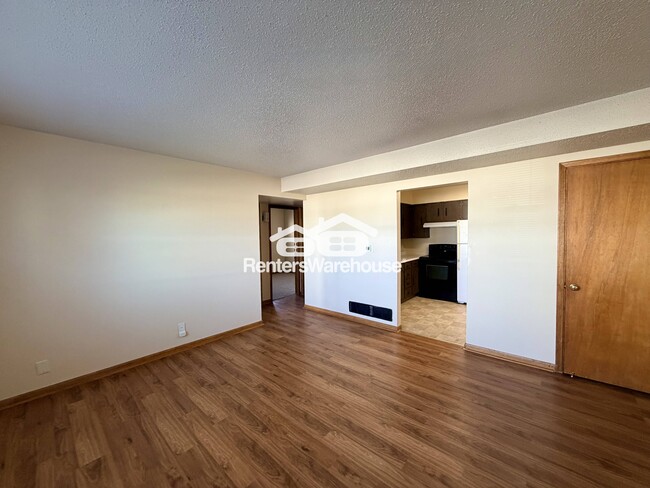 303 S Madison St in Prairie City, IA - Building Photo - Building Photo