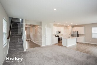 6436 Stokes Ave in Noblesville, IN - Foto de edificio - Building Photo