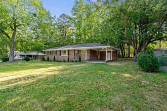 220 Alan St in Angier, NC - Foto de edificio - Building Photo