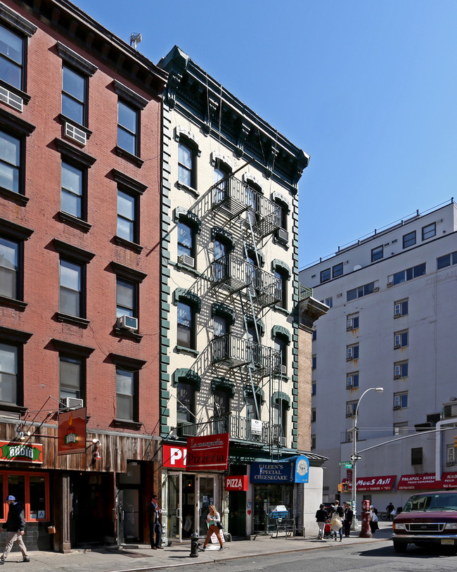 17 Cleveland Pl in New York, NY - Building Photo - Building Photo