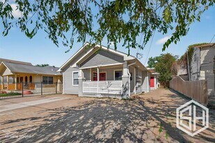 5711 Brady St in Houston, TX - Building Photo