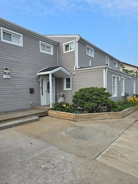 property at 18 Julian Pl