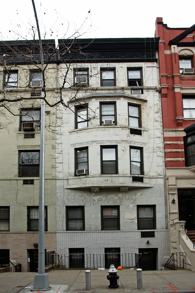 155 W 76th St in New York, NY - Building Photo - Building Photo