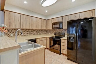 2611 Grants Lake Blvd in Sugar Land, TX - Building Photo - Building Photo