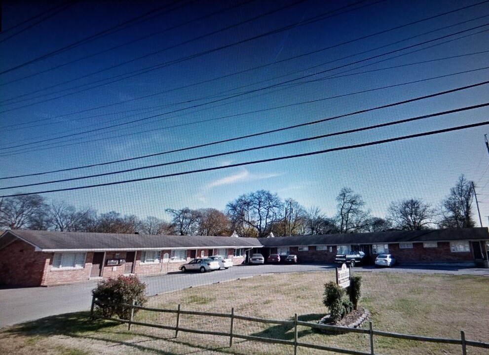 Hickory House Apartments in Madison, TN - Building Photo