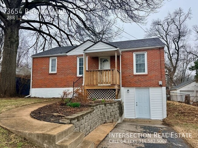 property at 3654 Boswell Ave