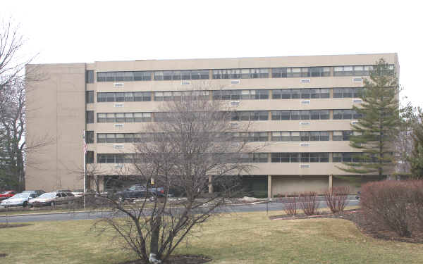 Cedar Village in Lake Villa, IL - Foto de edificio