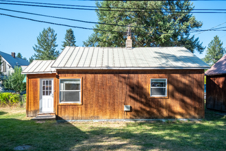 515 Minnesota Ave in Libby, MT - Foto de edificio - Building Photo