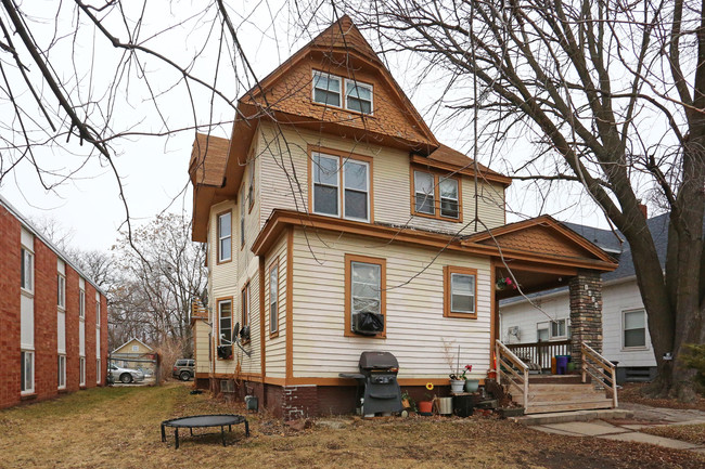 1424 30th St in Des Moines, IA - Foto de edificio - Building Photo