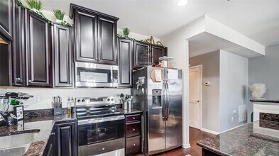 6402 Terrace View Ct in Charlotte, NC - Foto de edificio - Building Photo