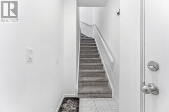 3062 Sixth Line in Oakville, ON - Building Photo - Building Photo