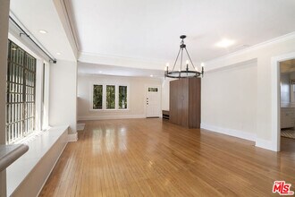 720 N Ogden Dr in Los Angeles, CA - Building Photo - Building Photo