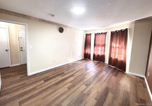 199 Ramapo Rd in West Haverstraw, NY - Building Photo - Building Photo