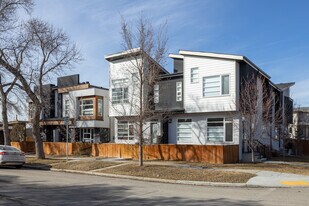 2307 1 St NE in Calgary, AB - Building Photo