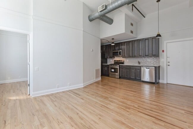 1017 Jefferson St, Unit 204