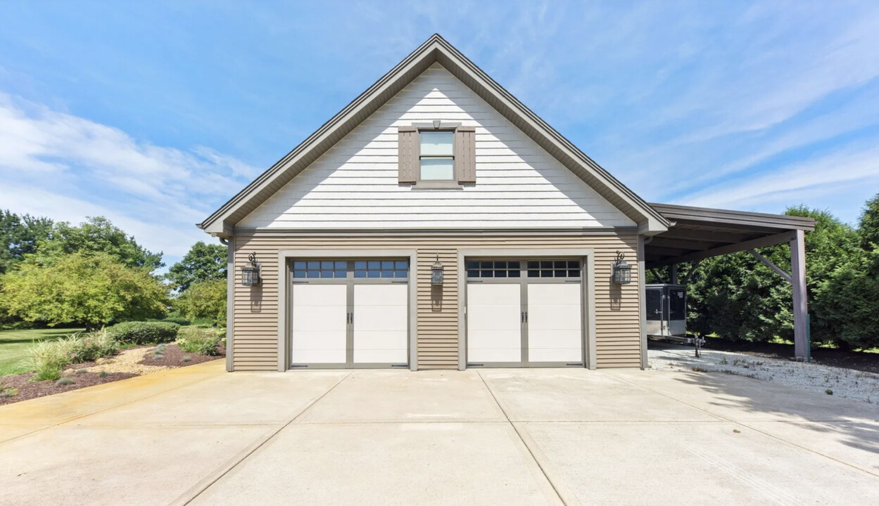 12934 W Baker Rd in Manhattan, IL - Building Photo