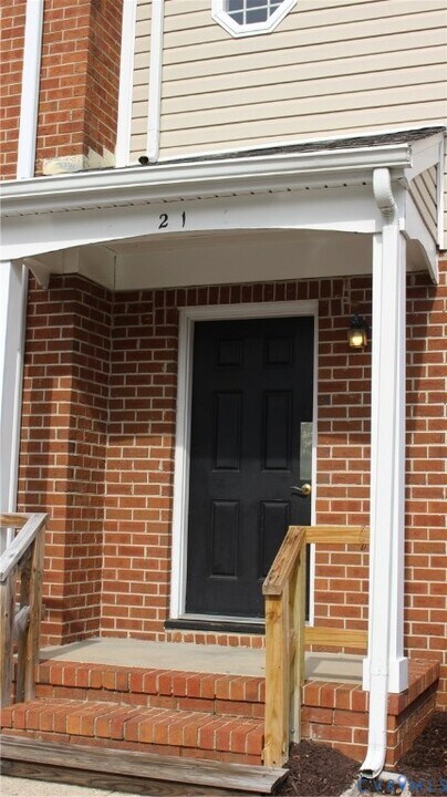 110 Dupuy Ave in Colonial Heights, VA - Building Photo