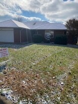 110 E Church Hill Ct in Nixa, MO - Building Photo