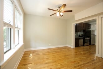 3908 N Janssen Ave, Unit A04C in Chicago, IL - Foto de edificio - Building Photo